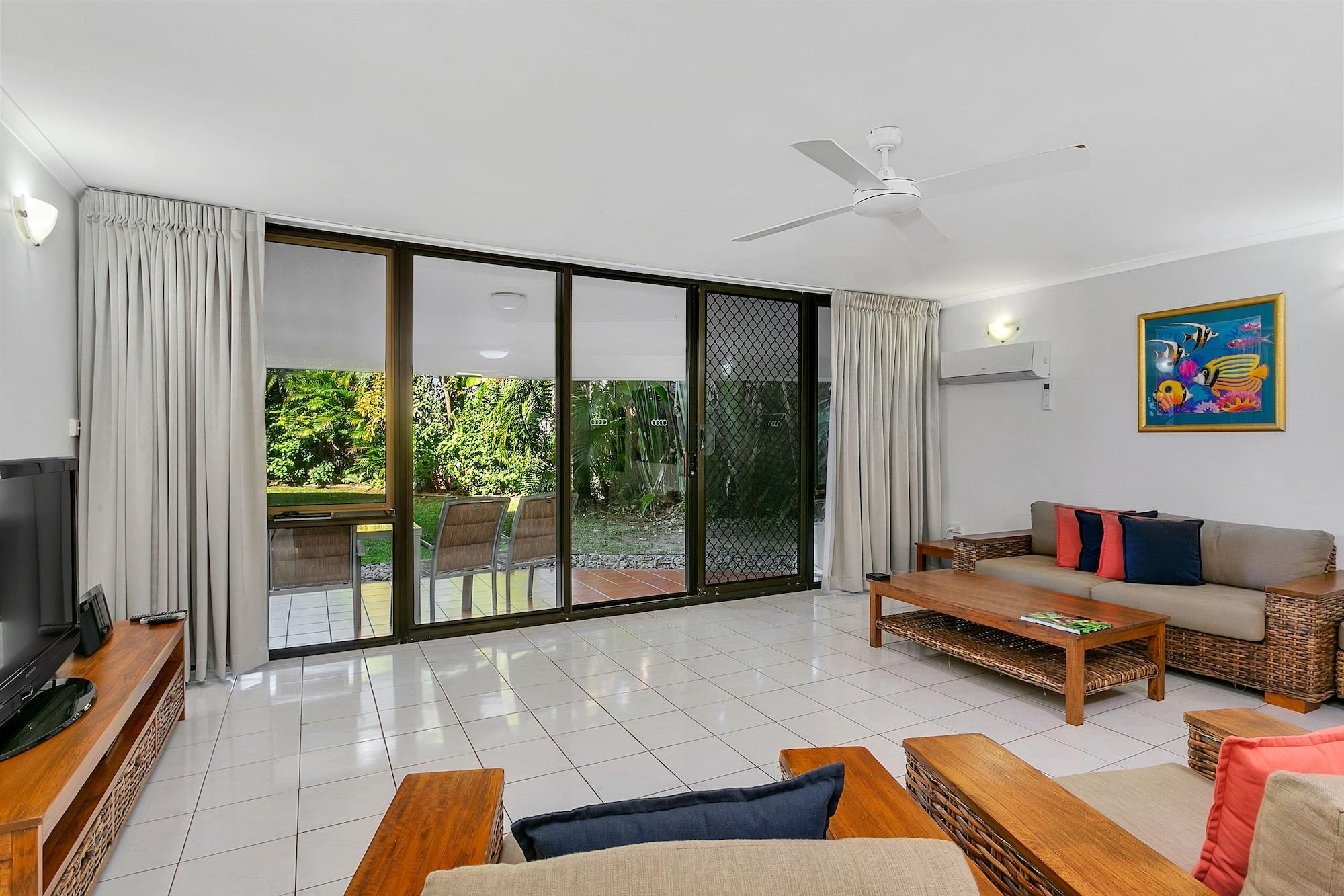 Roydon Beachfront Apartments Trinity Beach Ngoại thất bức ảnh