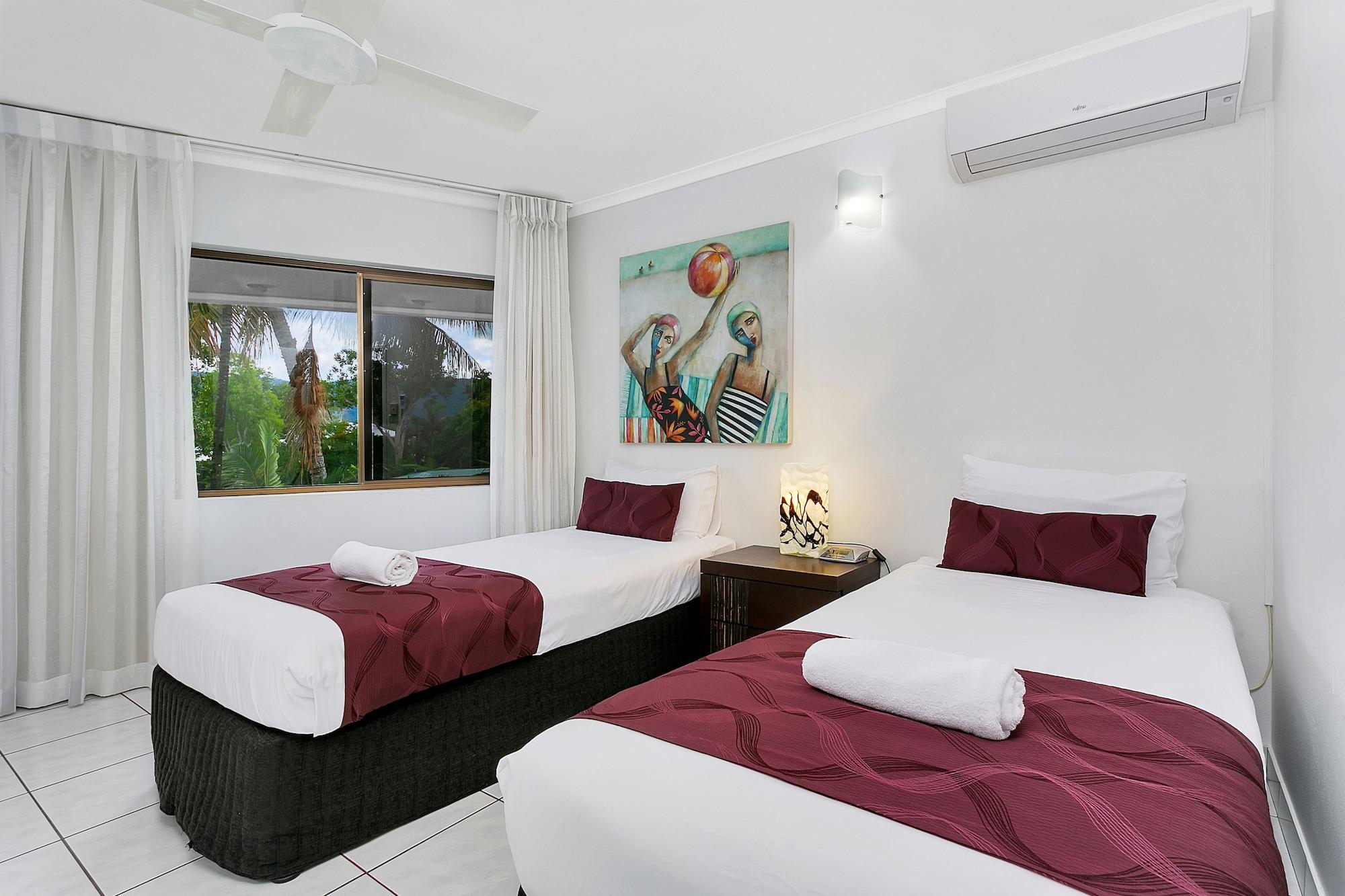 Roydon Beachfront Apartments Trinity Beach Ngoại thất bức ảnh