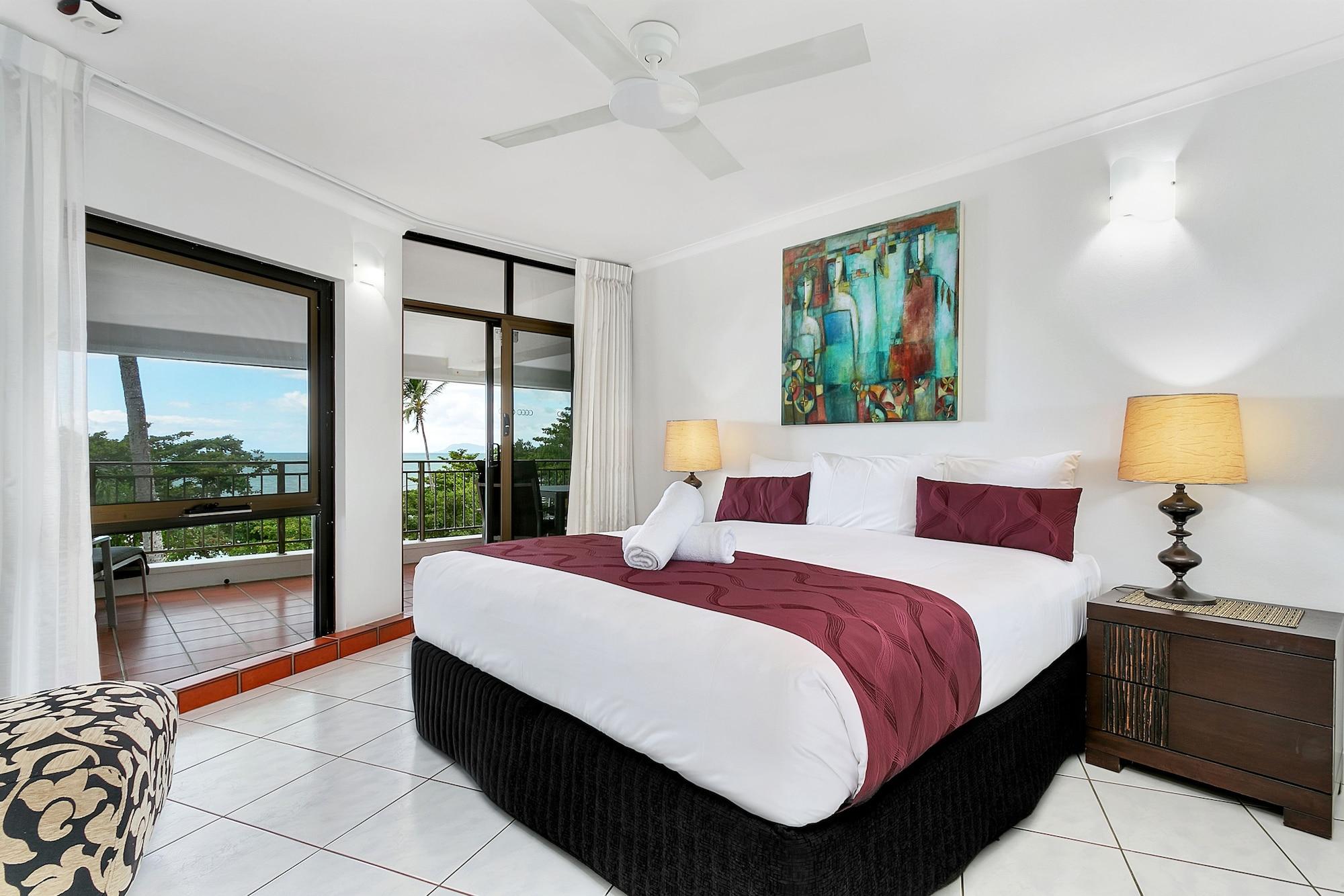 Roydon Beachfront Apartments Trinity Beach Ngoại thất bức ảnh