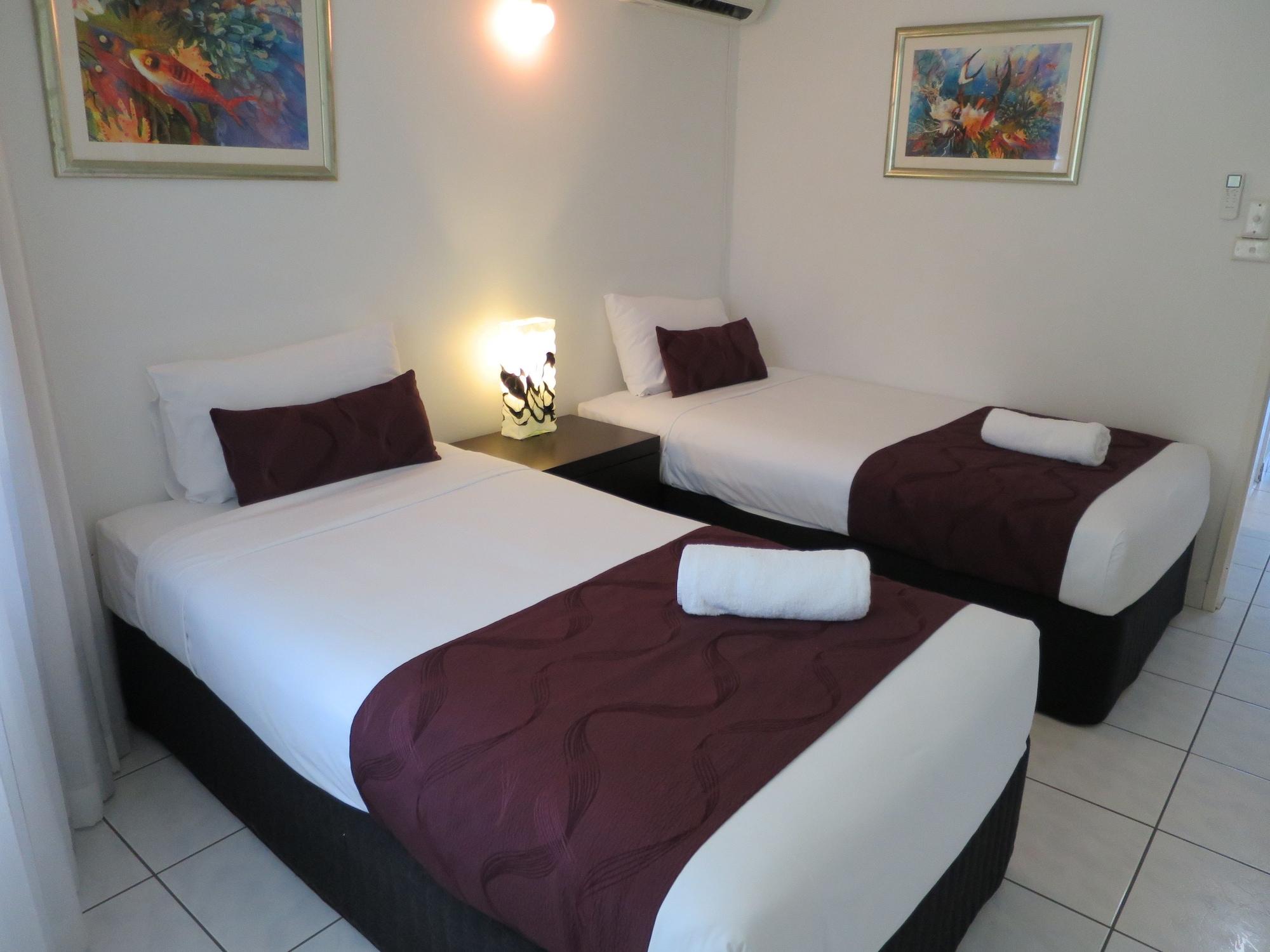 Roydon Beachfront Apartments Trinity Beach Ngoại thất bức ảnh