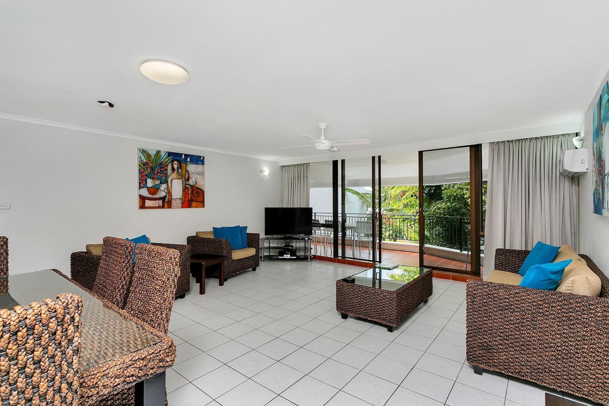 Roydon Beachfront Apartments Trinity Beach Ngoại thất bức ảnh