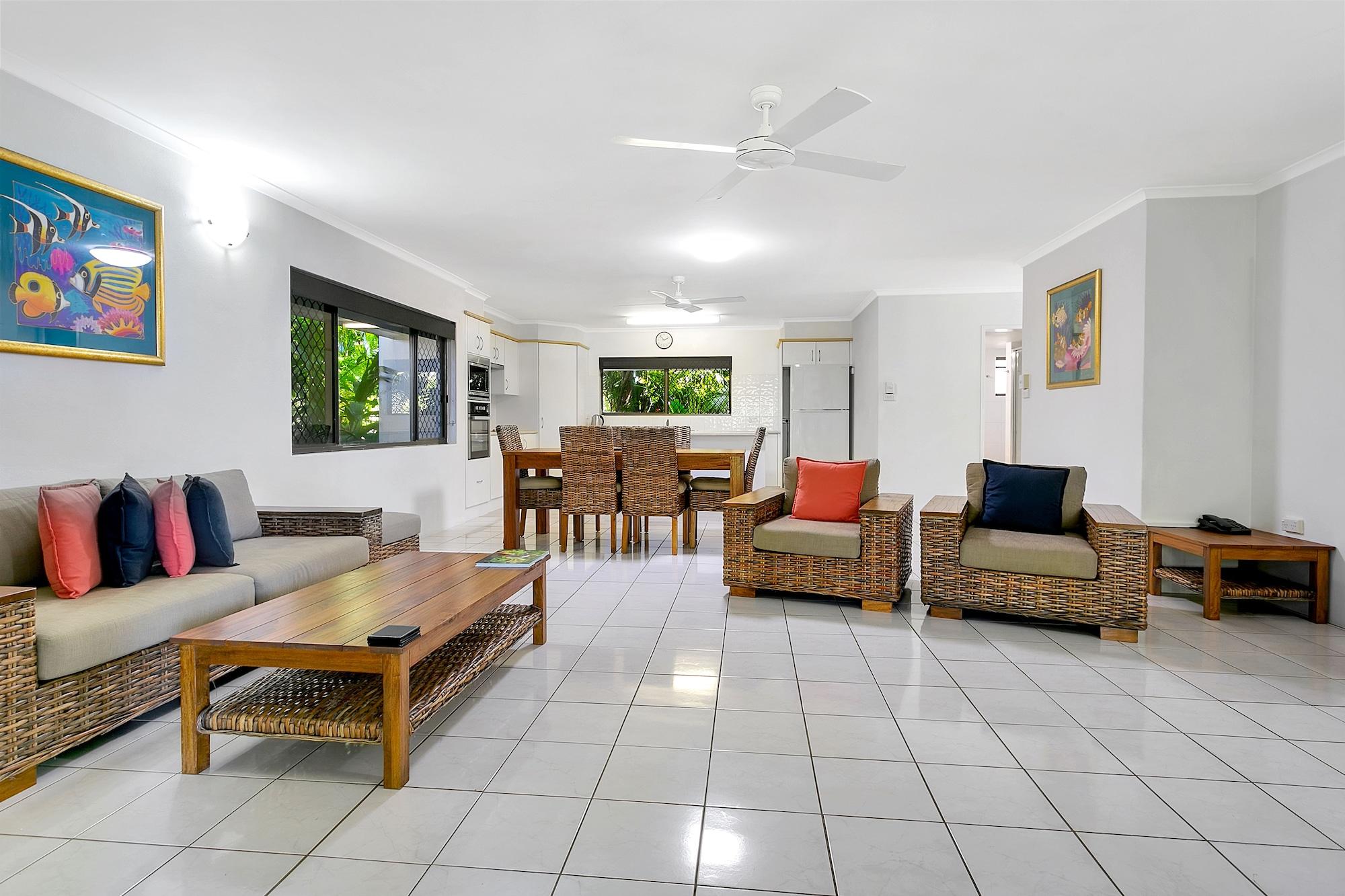 Roydon Beachfront Apartments Trinity Beach Ngoại thất bức ảnh