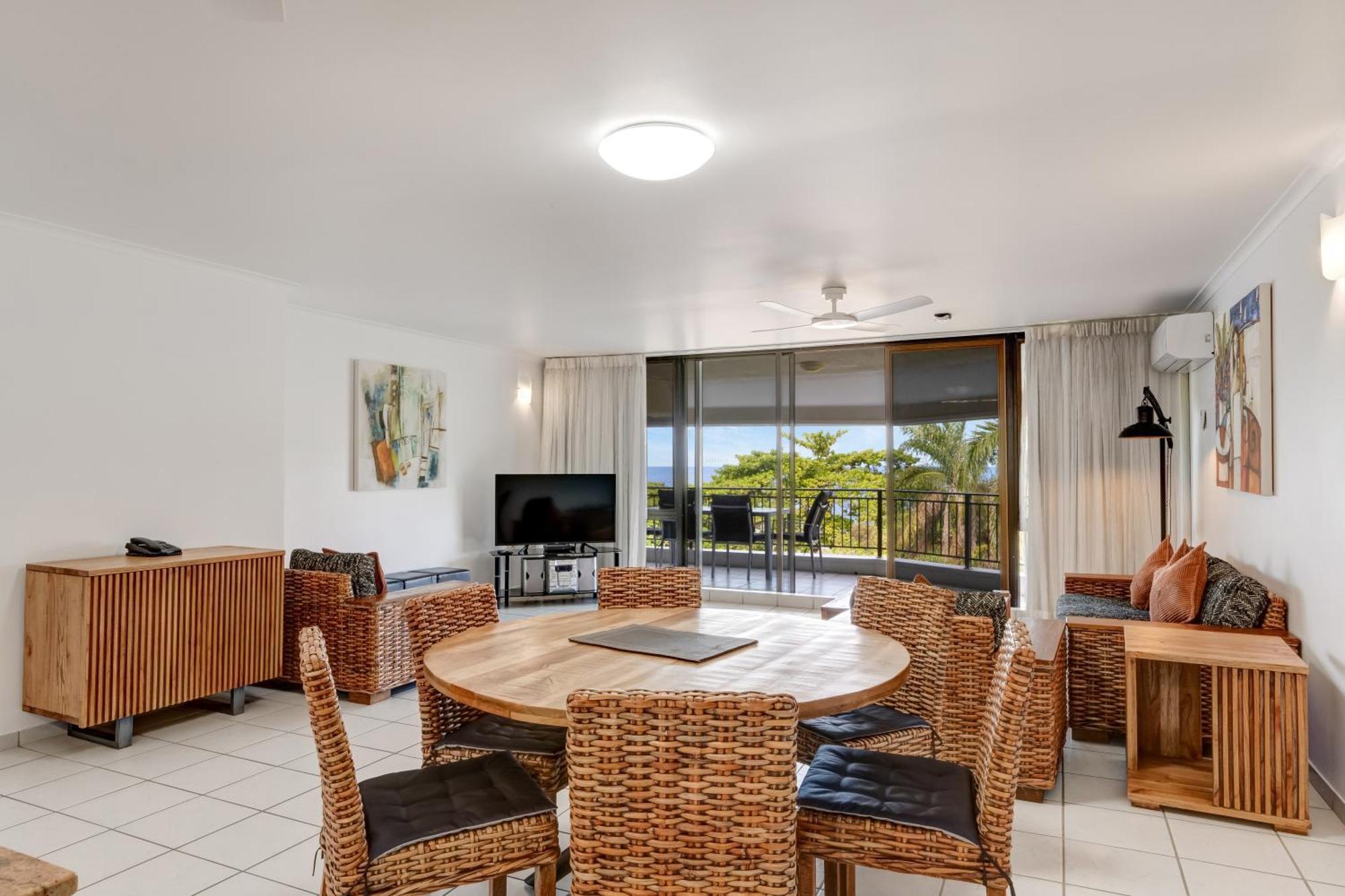 Roydon Beachfront Apartments Trinity Beach Ngoại thất bức ảnh